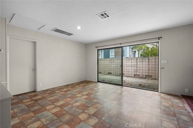 361 W 6th Street, Claremont, CA 91711