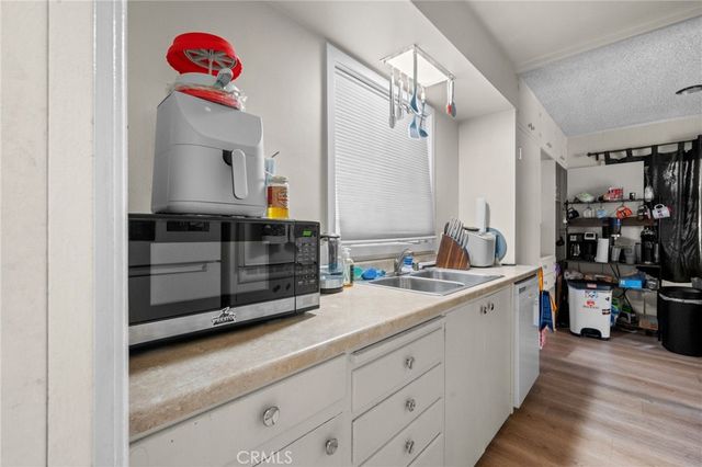 361 W 6th Street, Claremont, CA 91711