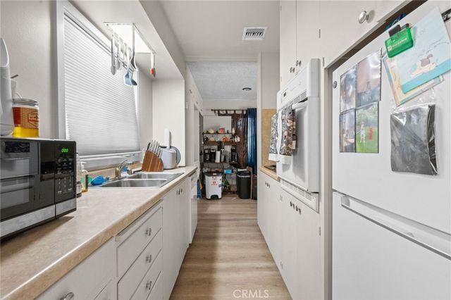 361 W 6th Street, Claremont, CA 91711