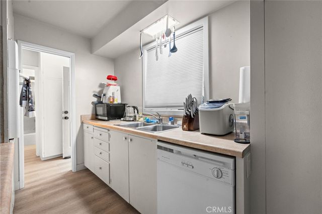 361 W 6th Street, Claremont, CA 91711