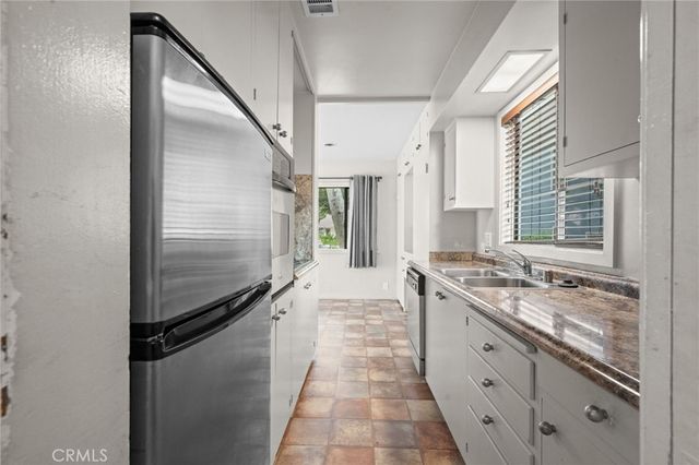 361 W 6th Street, Claremont, CA 91711