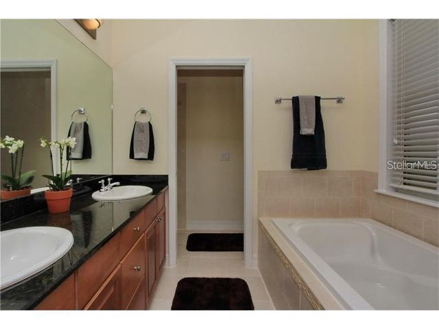 2902 HANSEN MANOR LANE, Tampa, FL 33611