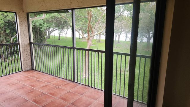 2012 Congressional Way, Deerfield Beach, FL 33442