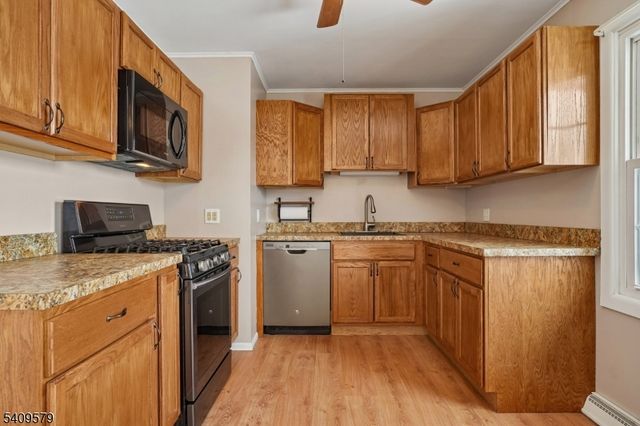 7 Maple Ave, Sussex Boro, NJ 07461