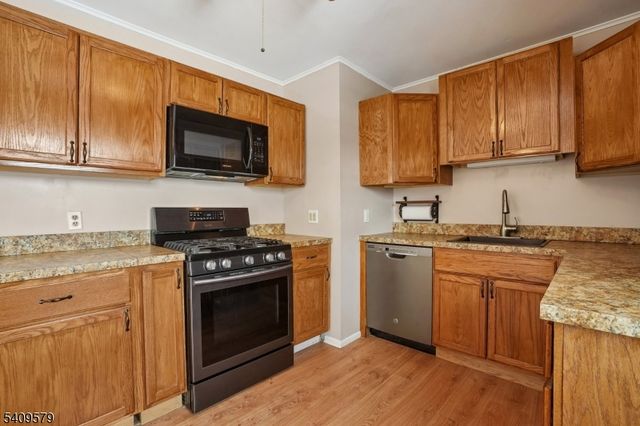 7 Maple Ave, Sussex Boro, NJ 07461