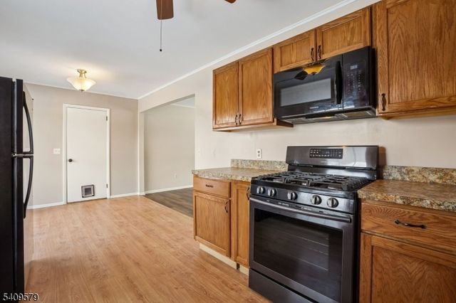 7 Maple Ave, Sussex Boro, NJ 07461