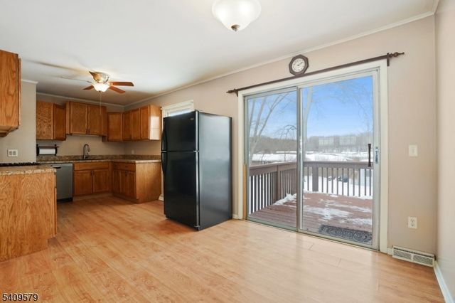 7 Maple Ave, Sussex Boro, NJ 07461