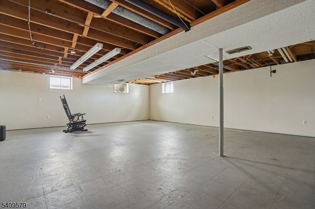 7 Maple Ave, Sussex Boro, NJ 07461