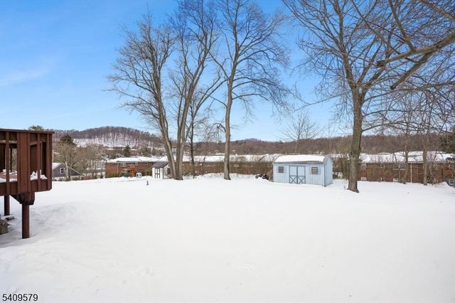 7 Maple Ave, Sussex Boro, NJ 07461