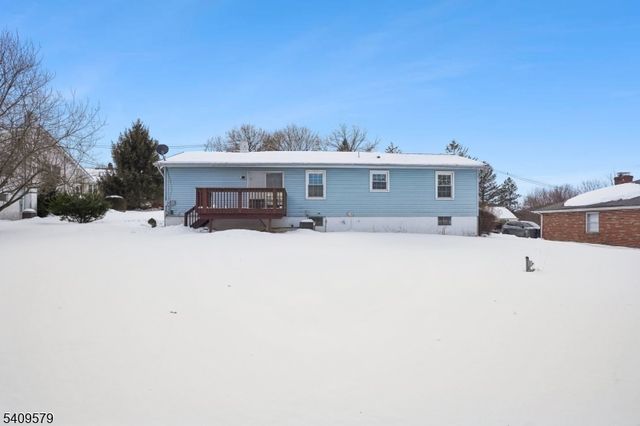 7 Maple Ave, Sussex Boro, NJ 07461