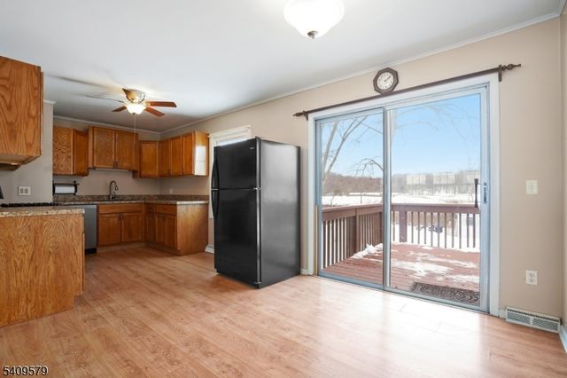 7 Maple Ave, Sussex Boro, NJ 07461