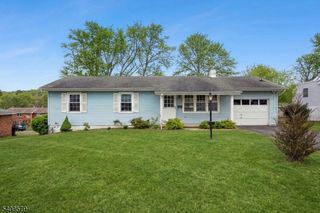 7 Maple Ave, Sussex Boro, NJ 07461
