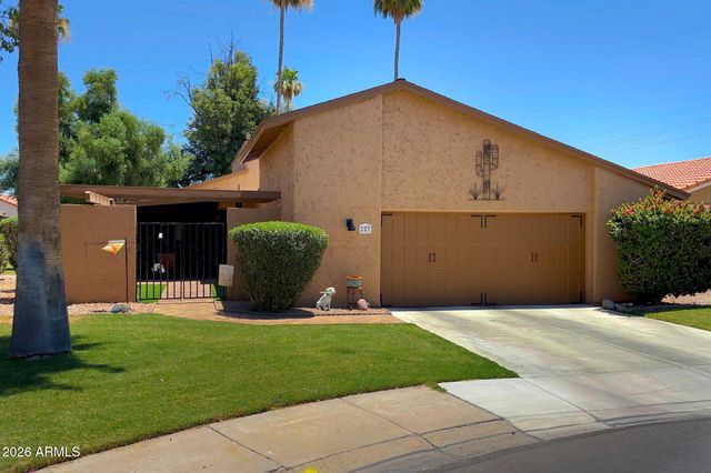 227 LEISURE WORLD --, Mesa, AZ 85206