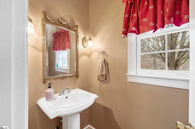 390 Blakely Avenue, Piedmont, SC 29673