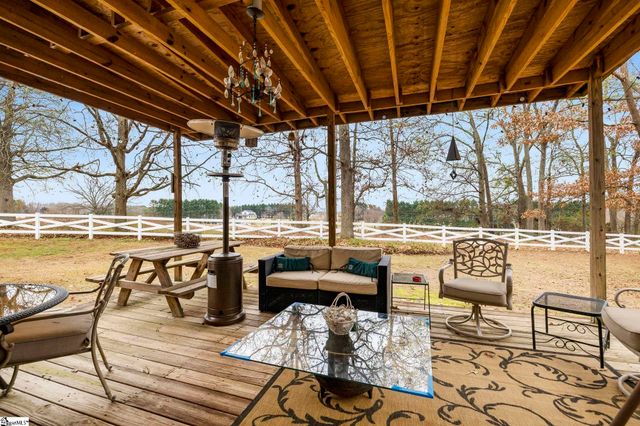 390 Blakely Avenue, Piedmont, SC 29673