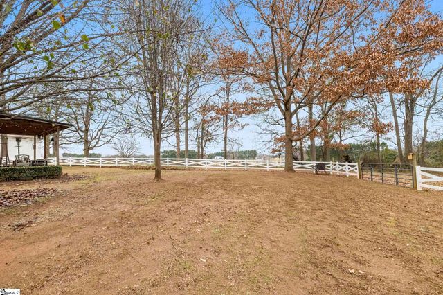 390 Blakely Avenue, Piedmont, SC 29673