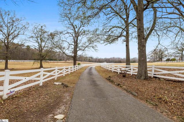 390 Blakely Avenue, Piedmont, SC 29673