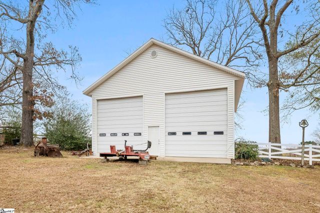 390 Blakely Avenue, Piedmont, SC 29673