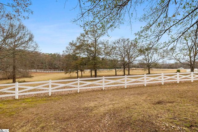 390 Blakely Avenue, Piedmont, SC 29673