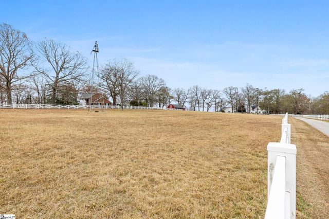 390 Blakely Avenue, Piedmont, SC 29673