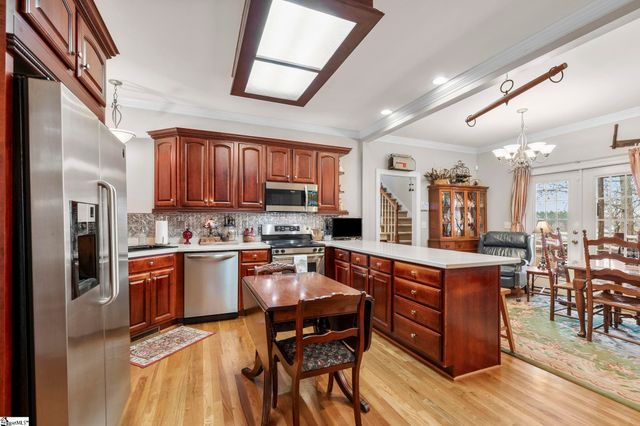 390 Blakely Avenue, Piedmont, SC 29673