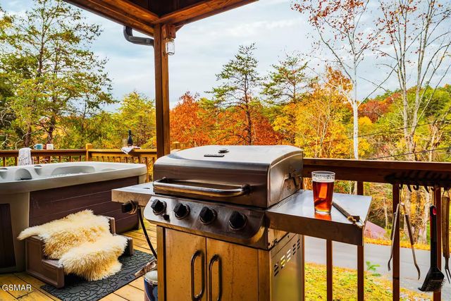 3022 Crestview Court, Sevierville, TN 37862