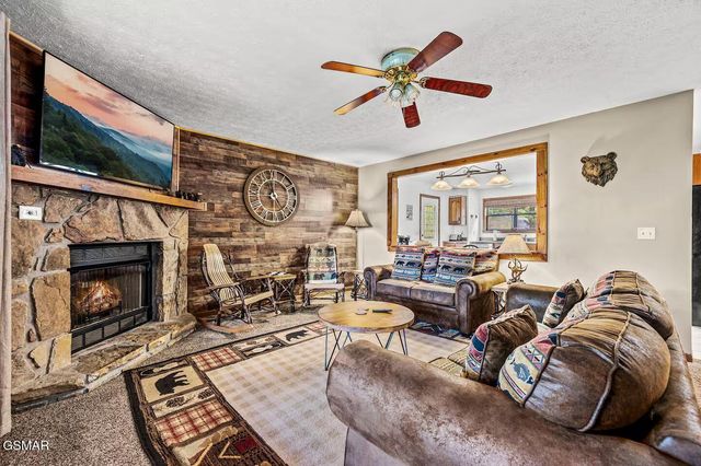 3022 Crestview Court, Sevierville, TN 37862