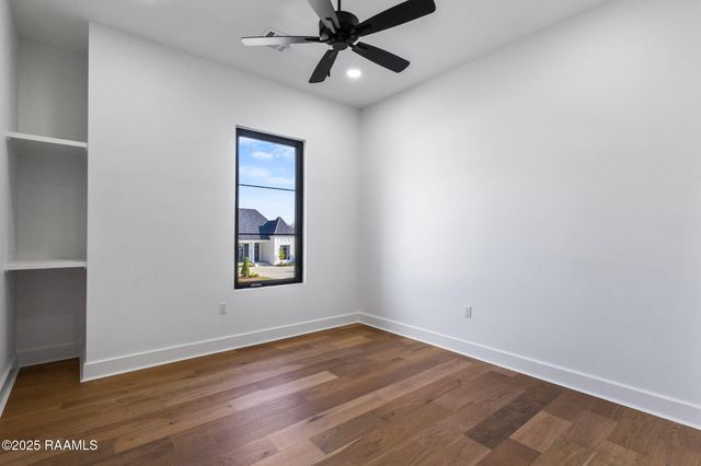 106 Trailing Oaks Drive, Youngsville, LA 70592