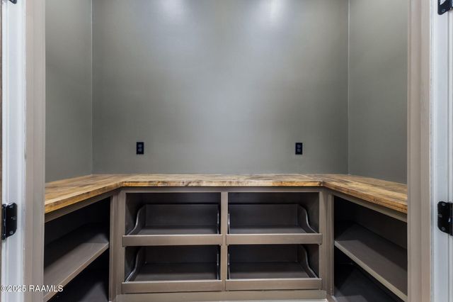 106 Trailing Oaks Drive, Youngsville, LA 70592