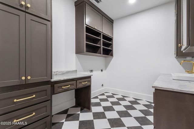 106 Trailing Oaks Drive, Youngsville, LA 70592