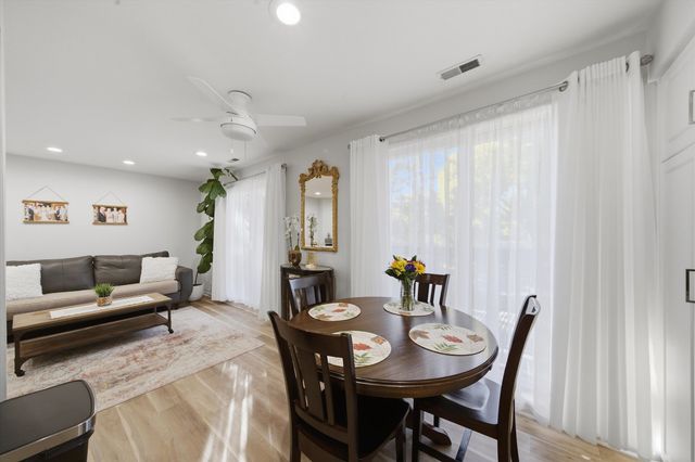 350 E Dundee Road 110, Buffalo Grove, IL 60089