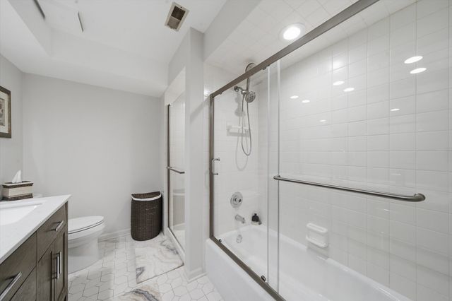 350 E Dundee Road 110, Buffalo Grove, IL 60089