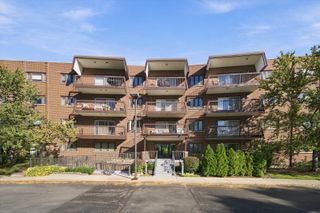 350 E Dundee Road 110, Buffalo Grove, IL 60089