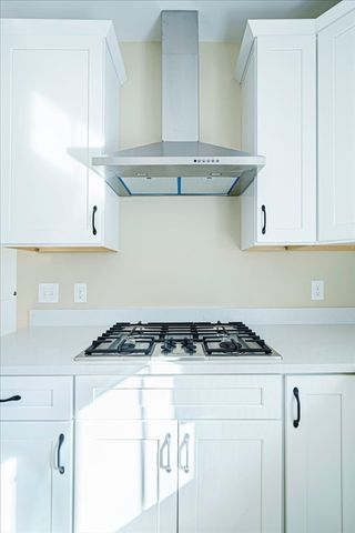 99 W River St, Upton, MA 01568