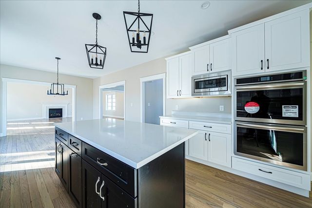 99 W River St, Upton, MA 01568