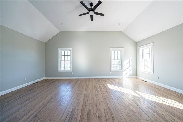 99 W River St, Upton, MA 01568