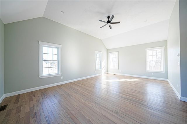 99 W River St, Upton, MA 01568