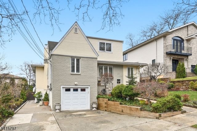 800 Delalla Ter, Ridgefield Boro, NJ 07657