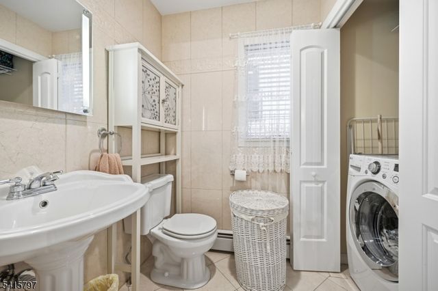 800 Delalla Ter, Ridgefield Boro, NJ 07657