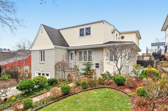 800 Delalla Ter, Ridgefield Boro, NJ 07657