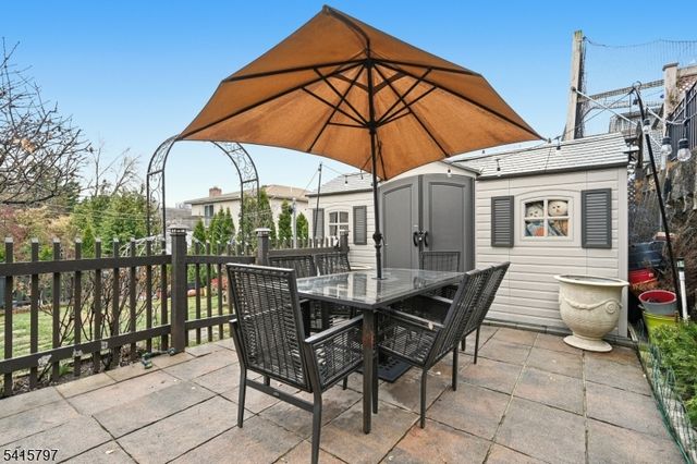 800 Delalla Ter, Ridgefield Boro, NJ 07657