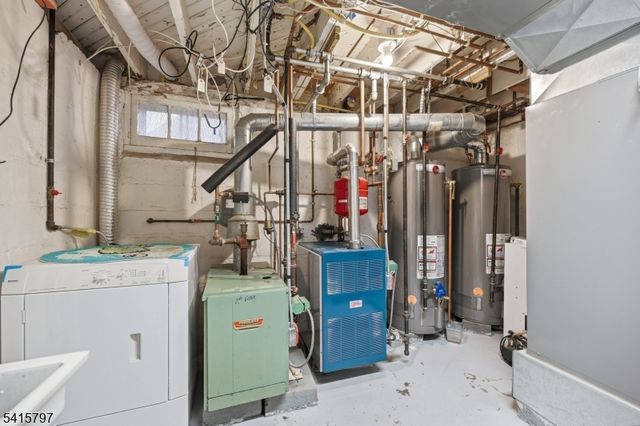 800 Delalla Ter, Ridgefield Boro, NJ 07657