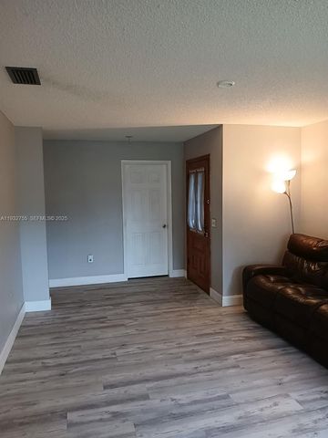 10210 SW 175th St, Miami, FL 33157