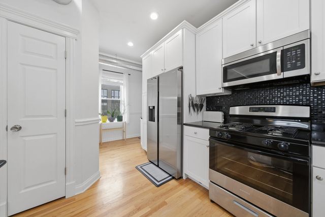 5302 N Winthrop Avenue 4, Chicago, IL 60640