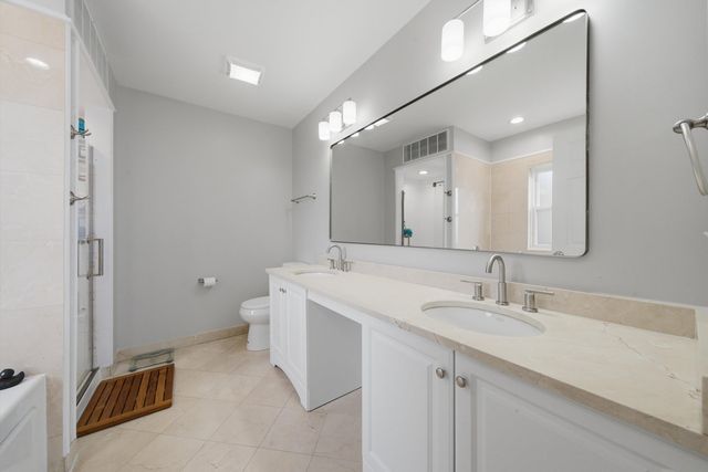 5302 N Winthrop Avenue 4, Chicago, IL 60640