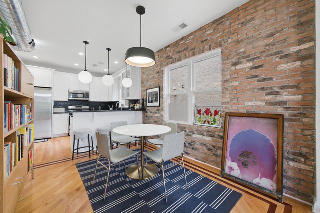 5302 N Winthrop Avenue 4, Chicago, IL 60640