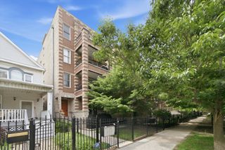 5302 N Winthrop Avenue 4, Chicago, IL 60640