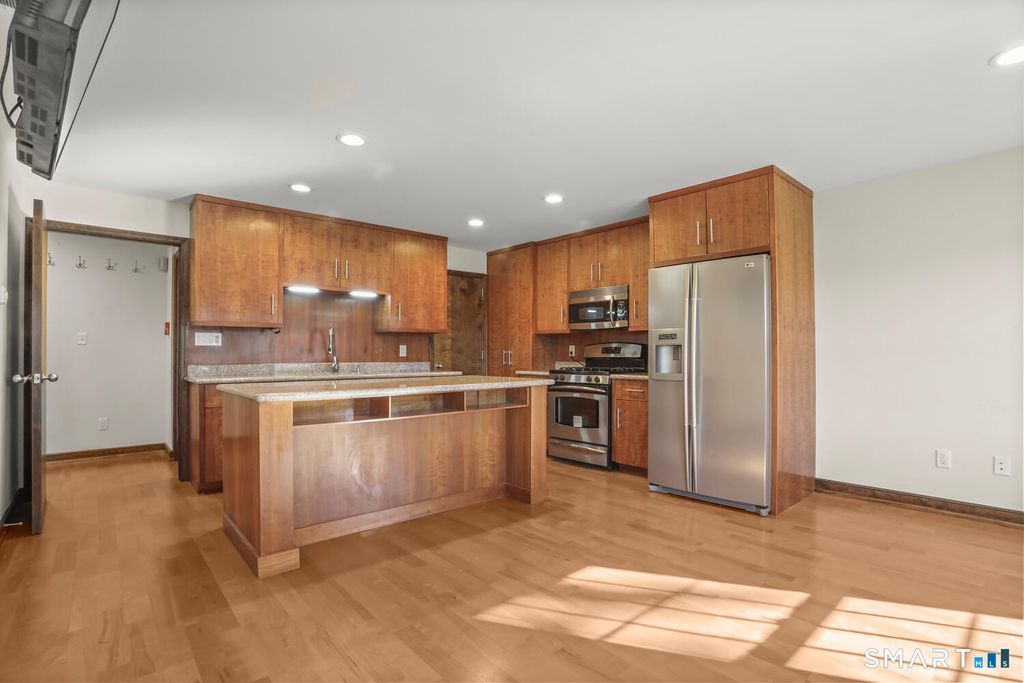 433 Post Road, Darien, CT 06820