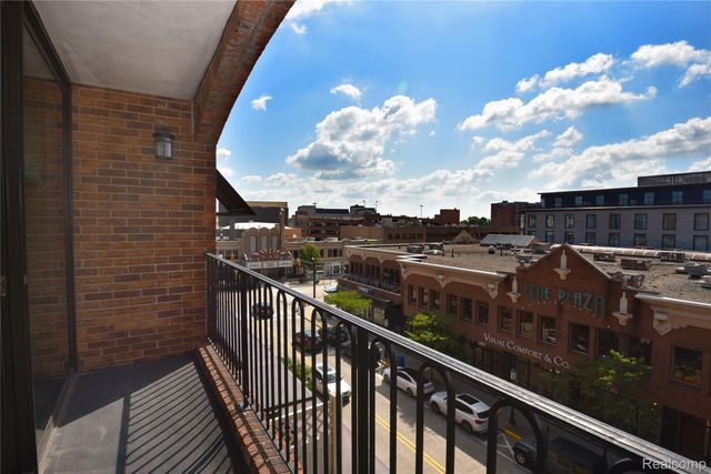 211 E Merrill Street 404, Birmingham, MI 48009
