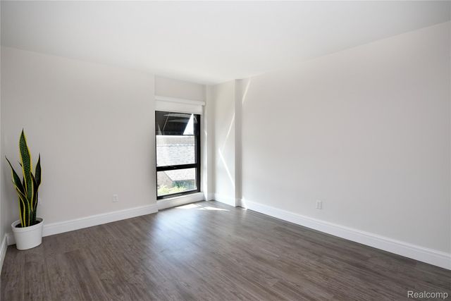 211 E Merrill Street 404, Birmingham, MI 48009